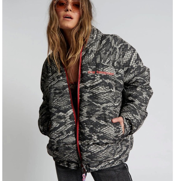 One Teaspoon Jackets & Blazers - One Teaspoon Snake Print Puffer Jacket Size Large Oversized